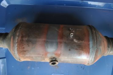 Викуп каталізатора GK41-5F297-BA  FoMoCo Марка автомобіля Ford     Вставка каталізатора Кераміка Тип палива Бензин Каталітична марка FoMoCo