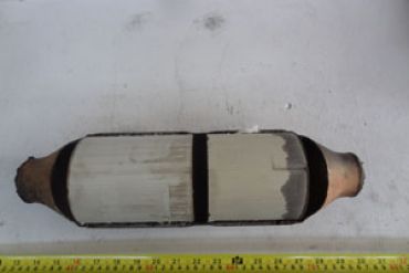 Викуп каталізатора HA1 Bullet Shaped Марка автомобіля Toyota Модель автомобіля Toyota Sequoia|Toyota Tundra Рік автомобіля 2002|2003|2004|2005 Вставка каталізатора Кераміка Тип палива Бензин