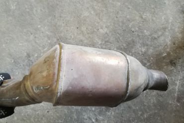 Викуп каталізатора A2104909314 2228092003 Zeuna Starker Марка автомобіля Mercedes Benz     Вставка каталізатора Кераміка Тип палива Бензин Каталітична марка Zeuna Starker