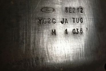 Викуп каталізатора YC2C JA TUG Марка автомобіля Ford Модель автомобіля Ford E350 V-10   Вставка каталізатора Кераміка Тип палива Бензин