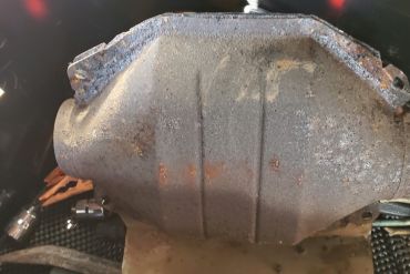 Викуп каталізатора F67A 5G218 ED TIC M6 316 Марка автомобіля Ford Модель автомобіля Ford Explorer   Вставка каталізатора Кераміка Тип палива Бензин