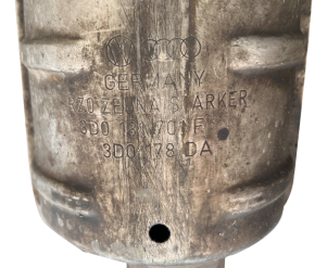 Викуп каталізатора 3D0131701F 3D0178DA  Zeuna Starker Марка автомобіля Audi|Volkswagen     Вставка каталізатора Кераміка Тип палива Бензин Каталітична марка Zeuna Starker