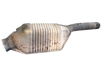 Викуп каталізатора 4B0131701AS 8D0178AM  Faurecia Марка автомобіля Audi|Volkswagen Модель автомобіля Audi A6 2.7 Biturbo (C5) 2.7 T 30V (184 kw) (C5)|Volkswagen Passat Рік автомобіля 2000|2001|2002|2003|2004|2005 Вставка каталізатора Кераміка Тип палива Бензин Каталітична марка Faurecia