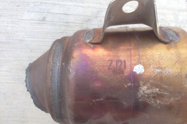 Викуп каталізатора ZJ21 Марка автомобіля Mazda Модель автомобіля Mazda 2 1.5 DE   Вставка каталізатора Кераміка Тип палива Бензин