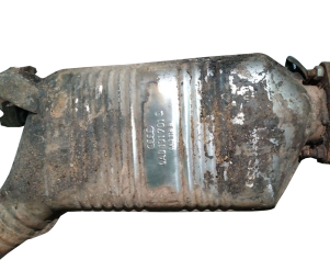 Викуп каталізатора 4A0131701Q 4A0118B Марка автомобіля Audi|Volkswagen     Вставка каталізатора Кераміка Тип палива Бензин