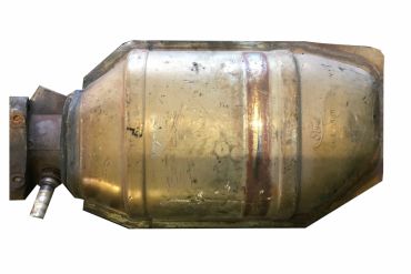 Викуп каталізатора 001 9930 0019930B / Ford 031-05 Марка автомобіля Ford     Вставка каталізатора Кераміка Тип палива Бензин