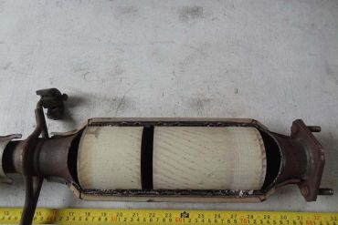 Викуп каталізатора FPF1 3L17 Марка автомобіля Mazda     Вставка каталізатора Кераміка Тип палива Бензин