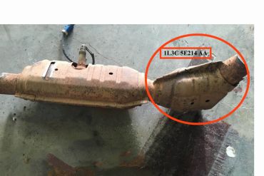 Викуп каталізатора 1L3C 5E214 AA (PRE) 1L3C POR Марка автомобіля Ford     Вставка каталізатора Кераміка Тип палива Бензин