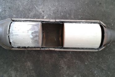 Викуп каталізатора L3A6 5G26 Марка автомобіля Mazda     Вставка каталізатора Кераміка Тип палива Бензин