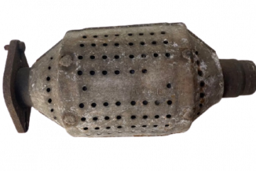 Викуп каталізатора 46481719 Марка автомобіля Alfa Romeo|Fiat|Lancia Модель автомобіля Fiat Punto 1.6   Вставка каталізатора Кераміка Тип палива Бензин