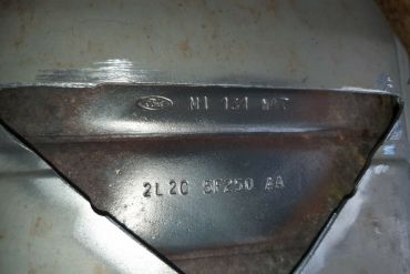 Викуп каталізатора 2L2C 5F250 AA (Built Half) M1 131 NAT / Late Rear Ford Марка автомобіля Ford     Вставка каталізатора Кераміка Тип палива Бензин