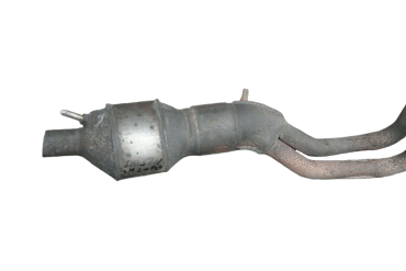 Викуп каталізатора 30630357 2238209200 Zeuna Starker Марка автомобіля Volvo Модель автомобіля Volvo V40 2.0   Вставка каталізатора Кераміка + Металеві Тип палива Бензин Каталітична марка Zeuna Starker