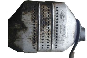 Викуп каталізатора 89FB-5E242-FA 89FB-5E242-HA Марка автомобіля Ford     Вставка каталізатора Кераміка Тип палива Бензин