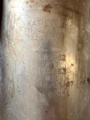 Викуп каталізатора KAT 081 113460630000 / KEE0536 Марка автомобіля Land Rover Модель автомобіля Land Rover Discovery IV - 3.0 D Рік автомобіля 2009 Вставка каталізатора Кераміка Тип палива Бензин