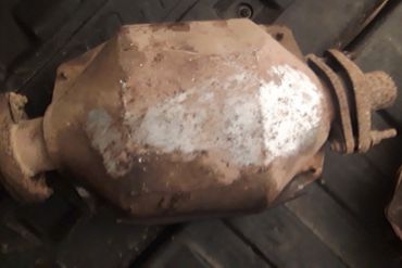 Викуп каталізатора D8EE-5E212-B2B XX-7-346 Марка автомобіля Ford     Вставка каталізатора Кераміка Тип палива Бензин