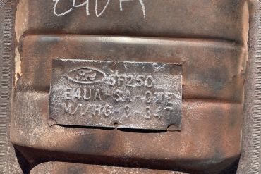 Викуп каталізатора E4UA SA OWE Марка автомобіля Ford     Вставка каталізатора Кераміка Тип палива Бензин