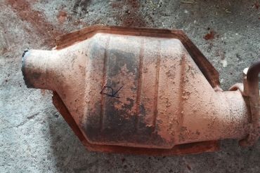 Викуп каталізатора F77A 5E212 RB M7 164 WIT / Ford Rear Double Марка автомобіля Ford     Вставка каталізатора Кераміка Тип палива Бензин