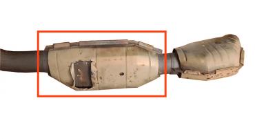 Викуп каталізатора F7UA 5E214 DD (REAR) M6 240 NUT Марка автомобіля Ford     Вставка каталізатора Кераміка Тип палива Бензин