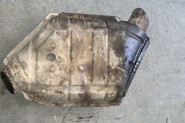 Викуп каталізатора F87A 5G218 DA M8 076 ORE Марка автомобіля Ford     Вставка каталізатора Кераміка Тип палива Бензин