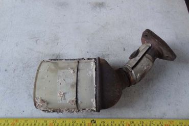 Викуп каталізатора 2228-85210 OAA / OAB / Made in USA Zeuna Starker Марка автомобіля General Motors     Вставка каталізатора Кераміка Тип палива Бензин Каталітична марка Zeuna Starker