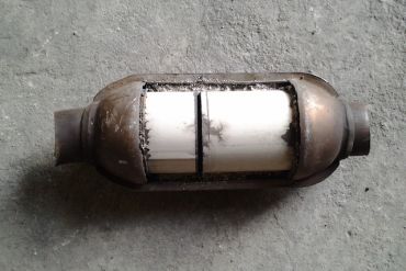 Викуп каталізатора 25179829 Марка автомобіля General Motors     Вставка каталізатора Кераміка Тип палива Бензин