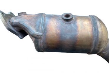 Викуп каталізатора 14664F225378589 Марка автомобіля Chrysler     Вставка каталізатора Кераміка Тип палива Бензин