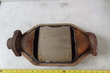 Викуп каталізатора AHA01 MADE IN AUSTRALIA Марка автомобіля General Motors     Вставка каталізатора Кераміка Тип палива Бензин