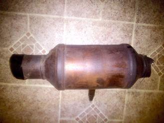 Викуп каталізатора 9L34 5K285 EA  FoMoCo Марка автомобіля Ford     Вставка каталізатора Кераміка Тип палива Бензин Каталітична марка FoMoCo