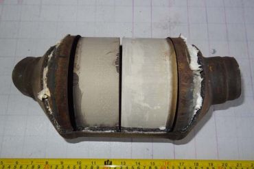 Викуп каталізатора AR29-5F297-AA AQUAA FoMoCo Марка автомобіля Ford     Вставка каталізатора Кераміка Тип палива Бензин Каталітична марка FoMoCo