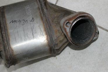 Викуп каталізатора 7788007 7788007S / 2119935000 Eberspächer Марка автомобіля BMW Модель автомобіля BMW 3 Series E46 - M57   Вставка каталізатора Кераміка Тип палива Бензин Каталітична марка Eberspächer