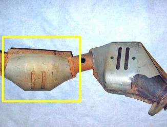 Викуп каталізатора YW7C 5E214 AA (PRE) AGO Марка автомобіля Ford Модель автомобіля Ford Crown Victoria   Вставка каталізатора Кераміка Тип палива Бензин