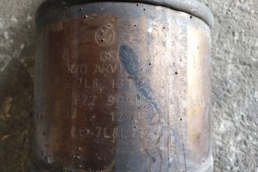 Викуп каталізатора 7L8131690L  Arvin Meritor Марка автомобіля Audi|Volkswagen     Вставка каталізатора Кераміка Тип палива Бензин Каталітична марка Arvin Meritor