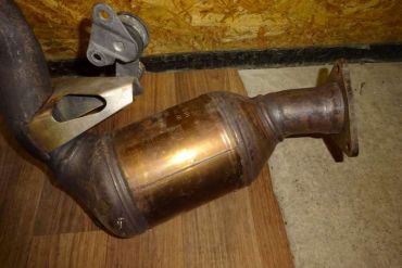 Викуп каталізатора 8K0131703AB 8K0178DA Марка автомобіля Audi|Volkswagen Модель автомобіля Audi Q5 3.2 FSi   Вставка каталізатора Кераміка Тип палива Бензин