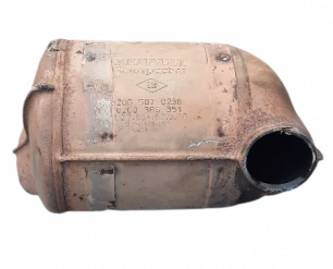 Викуп каталізатора 8200507023B H8200366351  Eberspächer Марка автомобіля Renault Модель автомобіля Renault Laguna II - 2.0 dCi (150 hp) Рік автомобіля 2001 Вставка каталізатора Кераміка Тип палива Бензин Каталітична марка Eberspächer
