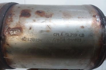 Викуп каталізатора CPLA-5L219-CD DPF010 Tenneco Марка автомобіля Jaguar|Land Rover Модель автомобіля Land Rover Range Rover Sport   Вставка каталізатора Кераміка + DPF Тип палива Дизель Каталітична марка Tenneco