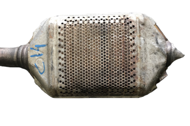 Викуп каталізатора C 14 25129557 AC Марка автомобіля Renault Модель автомобіля Renault Safrane 2.2   Вставка каталізатора Кераміка Тип палива Бензин Каталітична марка AC