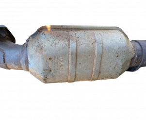 Викуп каталізатора 7421007236 A75RJ Марка автомобіля Renault Модель автомобіля Renault Mascott 3.0 DXI   Вставка каталізатора Кераміка Тип палива Бензин