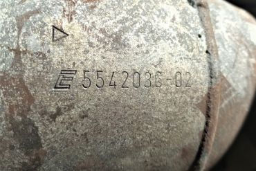 Викуп каталізатора E5541985-01 E5542036-02 Марка автомобіля Volvo     Вставка каталізатора Металеві Тип палива Бензин