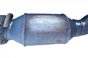 Викуп каталізатора 30751297 2238738100 Марка автомобіля Volvo     Вставка каталізатора Кераміка Тип палива Бензин