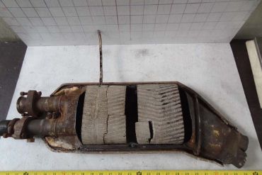 Викуп каталізатора 1716614 112128838000 Zeuna Starker Марка автомобіля BMW     Вставка каталізатора Кераміка Тип палива Бензин Каталітична марка Zeuna Starker