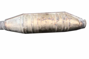 Викуп каталізатора 1728360 (90)  Eberspächer Марка автомобіля BMW Модель автомобіля BMW 3 Series   Вставка каталізатора Кераміка Тип палива Бензин Каталітична марка Eberspächer