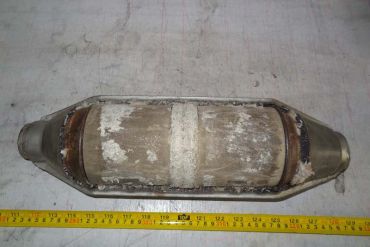 Викуп каталізатора 1728358 (93)  Eberspächer Марка автомобіля BMW     Вставка каталізатора Кераміка Тип палива Бензин Каталітична марка Eberspächer