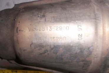 Викуп каталізатора 1728358 (95)  Eberspächer Марка автомобіля BMW     Вставка каталізатора Кераміка Тип палива Бензин Каталітична марка Eberspächer