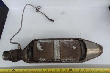 Викуп каталізатора 1728469 (93)  Eberspächer Марка автомобіля BMW     Вставка каталізатора Кераміка Тип палива Бензин Каталітична марка Eberspächer