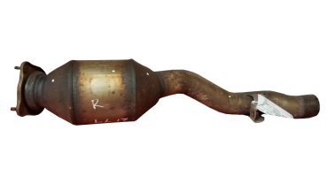 Викуп каталізатора 7P5254400G 7P5131705  Faurecia Марка автомобіля Porsche Модель автомобіля Porsche Cayenne Рік автомобіля 2017 Вставка каталізатора Кераміка Тип палива Бензин Каталітична марка Faurecia