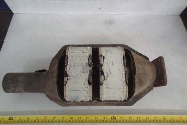 Викуп каталізатора 4D0131701Q 4A0178L  Leistritz Марка автомобіля Audi|Volkswagen     Вставка каталізатора Кераміка Тип палива Бензин Каталітична марка Leistritz