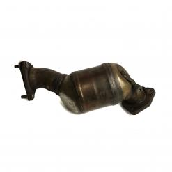 Викуп каталізатора 8E0131701ED 8E0178AQ Марка автомобіля Audi|Volkswagen Модель автомобіля Audi A4 B6 - 2.5 TDI   Вставка каталізатора Кераміка Тип палива Бензин