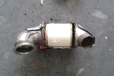 Викуп каталізатора 5C0131690F 1K0166KA Марка автомобіля Audi|Volkswagen     Вставка каталізатора Кераміка Тип палива Бензин