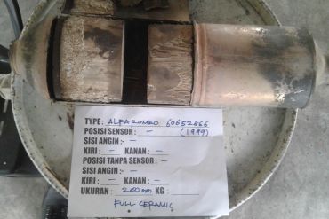 Викуп каталізатора 60652866 73109271 2257138100 Zeuna Starker Марка автомобіля Alfa Romeo|Fiat|Lancia Модель автомобіля Alfa Romeo 156 2.5 - 24V V6   Вставка каталізатора Кераміка Тип палива Бензин Каталітична марка Zeuna Starker