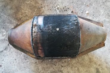 Викуп каталізатора 20800Z5503 ZH1 Марка автомобіля Hino     Вставка каталізатора Сажовий фільтр (DPF) Тип палива Дизель